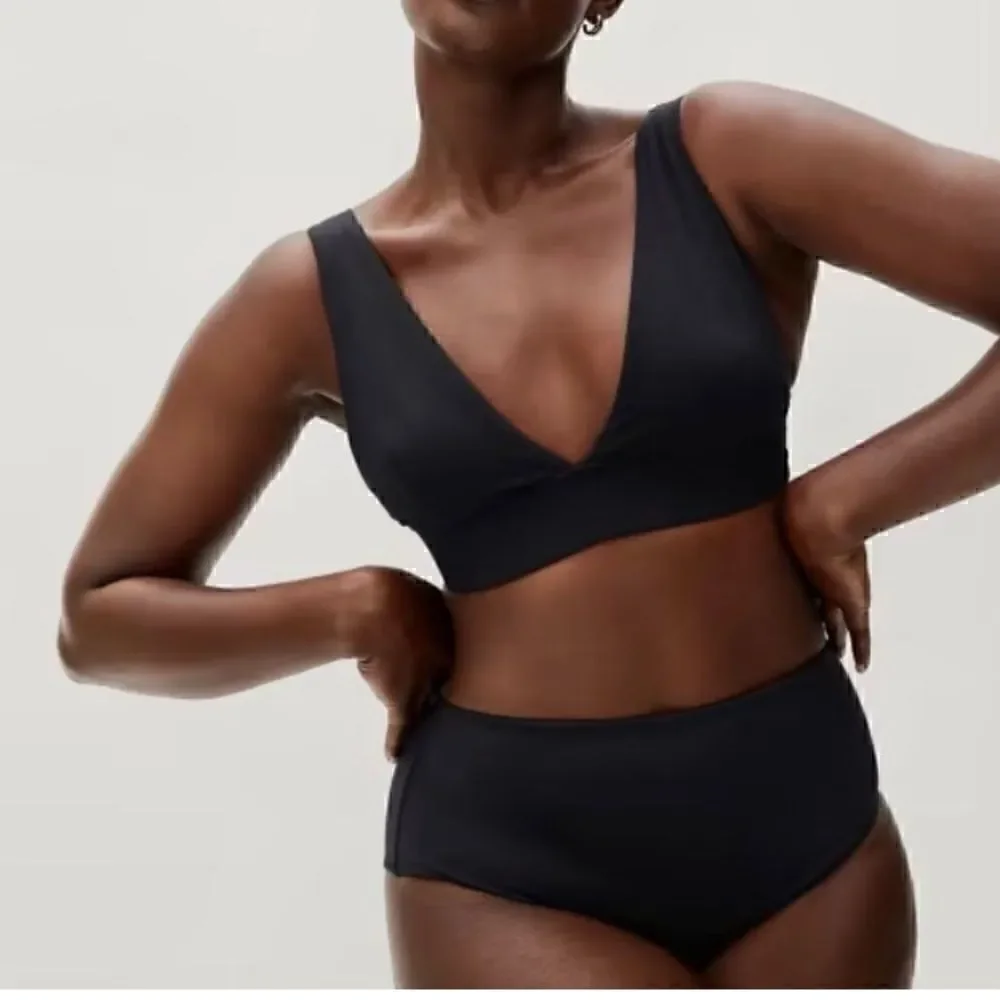 NEW Everlane The Triangle Bikini Top in Black‎ Medium